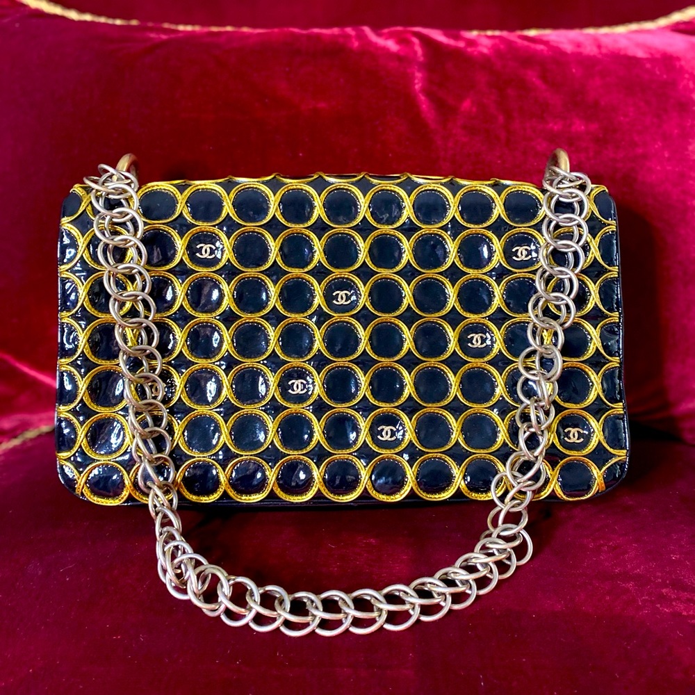 Vintage black patent leather&gold Chanel bag